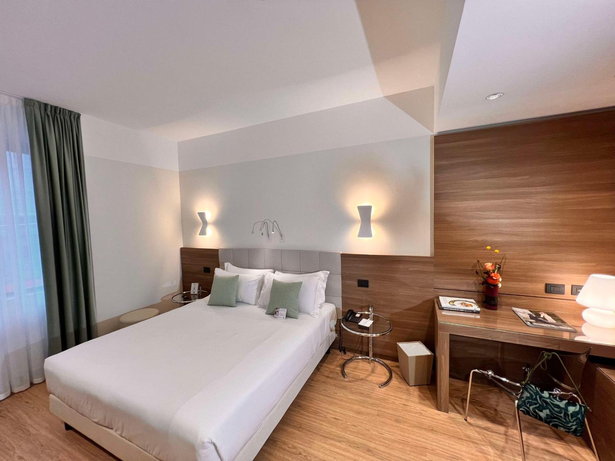 Hotel Western